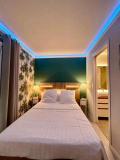 Azuria - Cannes - 2