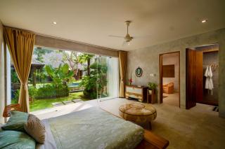 Tropical Villa Batik - Large Garden & Pool, Concierge! 3mins to Beach, Clubs, Cafes - 5