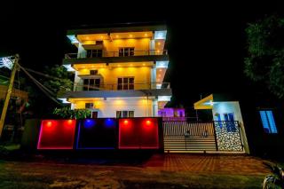 Golden Sparrow 4 BHK apartment with Swimming Pool - Kottakupam - 8