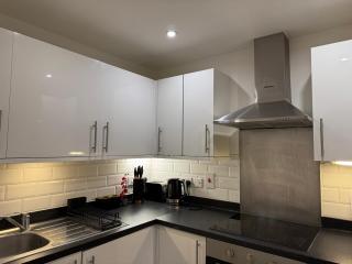 Apartment near Luton Airport, Train Station & Football Club - 4