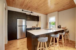 Urban Comfort 3BR with Garage and Close to City Centre - 0