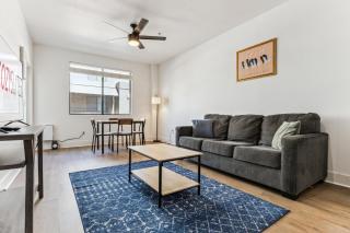 CozySuites Glendale - Westgate with pool 02 - Glendale - 0