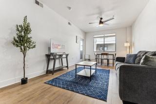 CozySuites Glendale - Westgate with pool 02 - Glendale - 4