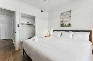 CozySuites Glendale - Westgate with pool 02 - Glendale - 3
