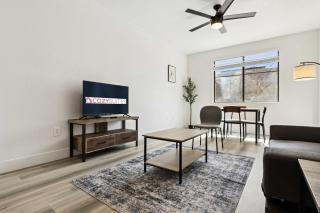 CozySuites Glendale - Westgate with pool 01 - Glendale - 8