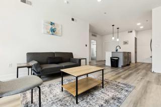 CozySuites Glendale - Westgate with pool 01 - Glendale - 7