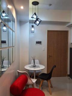 2BR Apartment plus parking Near NAIA - Manila - 2