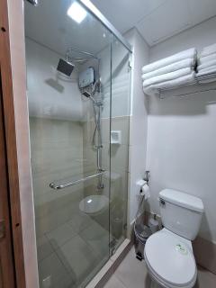 2BR Apartment plus parking Near NAIA - Manila - 1