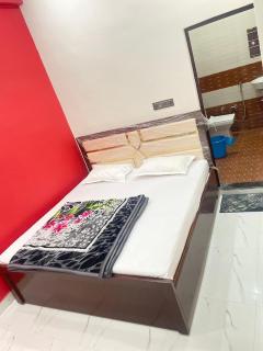 Hotel Saroj Palace - Ayodhya - 0