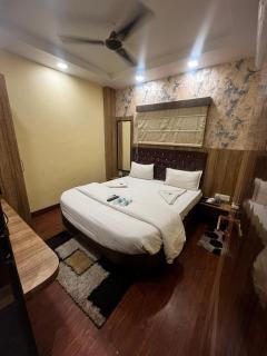 KS PAYING GUEST HOUSE - 1