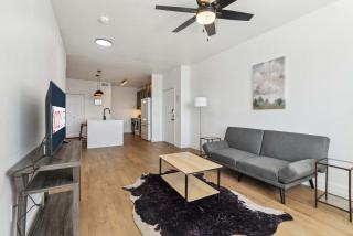 CozySuites Glendale - Westgate with pool 05 - Glendale - 6