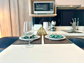 Bright & Spacious 1 BR - ASOKE - Bangkok - 1