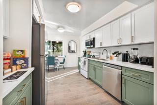 Entire Private 4-BR Home, Spacious, Lux King Bed, Ranch Style, Prime Area, Available Now - La Mesa - 1