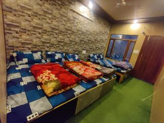 Hotel Maya Residency Sonprayag - - 7