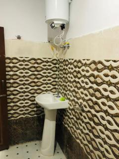 Hotel Maya Residency Sonprayag - - 8