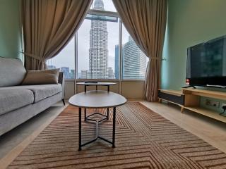 Sky Suites KLCC by Deep Sleep - 8