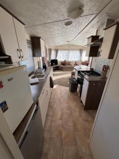 Sherwood 429 - Golden Palm - Sleeps 10 - 4 bedrooms 2 double rooms, 2 toilets, WiFi, central heating, bed linen - Meadow Lakes Caravan & Lodge Hire - Chapel Saint Leonards - 7