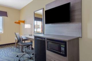 Super 8 by Wyndham Kokomo - Kokomo - 3