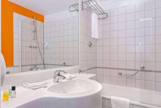 Wyndham Garden Duesseldorf City Centre Koenigsallee - Düsseldorf - 3