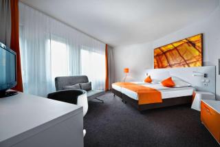Wyndham Garden Duesseldorf City Centre Koenigsallee - Düsseldorf - 1