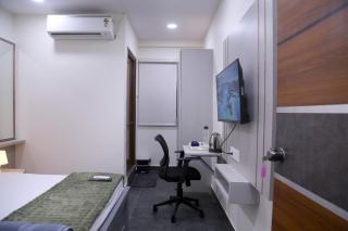 Yendluri's- QueenBed Room-28 Kondapur, Gachibowli - Lingampalli - 4