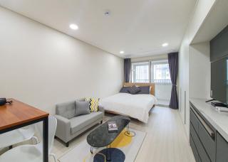 Jeju Centerpoint N Hotel - 5