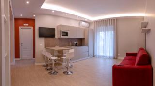 Crystal & Esmeralda Apartment Suites Sorrento - 1