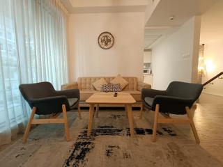 Sunny Beachside Apartment - Ras al Khaimah - 0