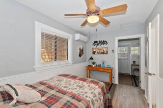 Babbs Getaway Big Bear w Patio Balcony & Fireplace - 1