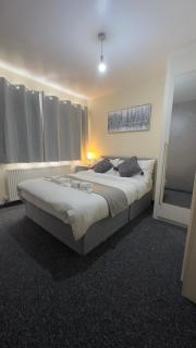 Concorde House Rainham - - 3