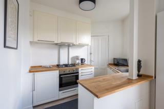 Cozy & Bright Apartment in Peaceful Area - 1