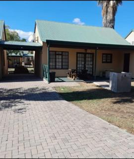 Pendleberrygrove unit 37 8 Sleeper - Bela-Bela - 5