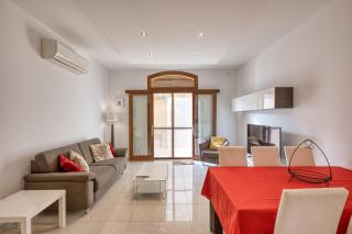 Luxury Stay with Jacuzzi BBQ and Huge Pool - 8