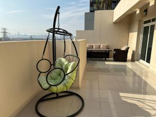 2 Bedroom Apartment with Private Jacuzzi May Residence JVC - 4