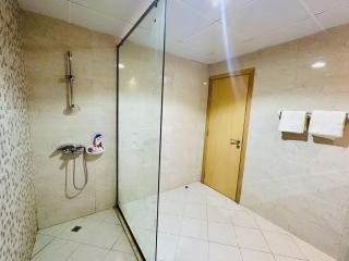 2 Bedroom Apartment with Private Jacuzzi May Residence JVC - 2