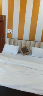 Maa Sharda Guest House - Ayodhya - 2