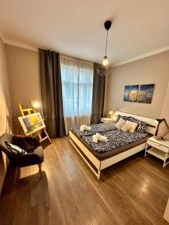 Superb 2 Bedroom Top Central Apartment - 4