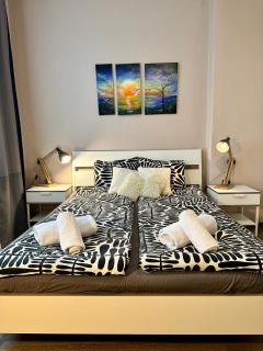 Superb 2 Bedroom Top Central Apartment - 3