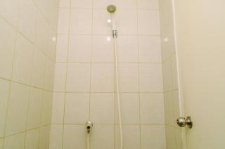 Cozy and Comfort Studio Room at Poris 88 Apartment By Travelio - Tangerang - 8
