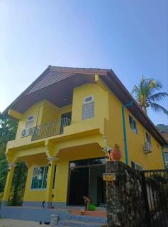 Yellow house - Patong - 4