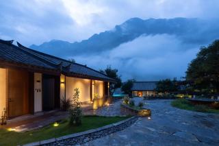 Zhensu Canyon Sanctuary - - 1