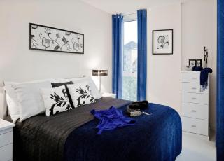 Reading Modern Two Bedroom Apartment - 3