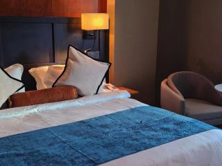 Moon Hotel - 1