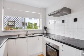 Headlands 10 Two Bedroom Beachside Apartment with Magical Ocean Views Great Value for Money - 2