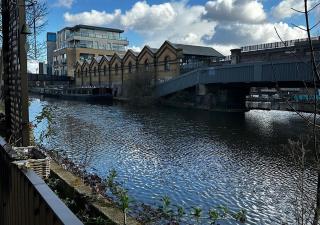 Bright modern flat with canal view - Londra - 5