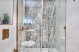 Lux High-rise Studio 12th Floor Westwood Grande - 1