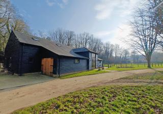 Watermans Vineyard Barn - Hurst Green - 0