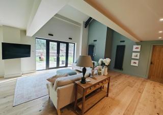 Watermans Vineyard Barn - Hurst Green - 5