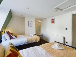 Two Bedroom by Brookland Stays Serviced Accommodation Short Lets Brighton & Hove with Free WiFi - Brighton & Hove - 7