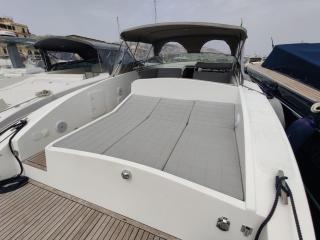 Luxurious Caprie Italia Boat Rental with Breathtaking Ocean Views - Marina Grande - 7